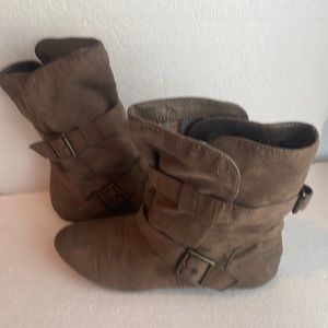 American Eagle booties suede boots double buckle adjustable Brown women’s size 8